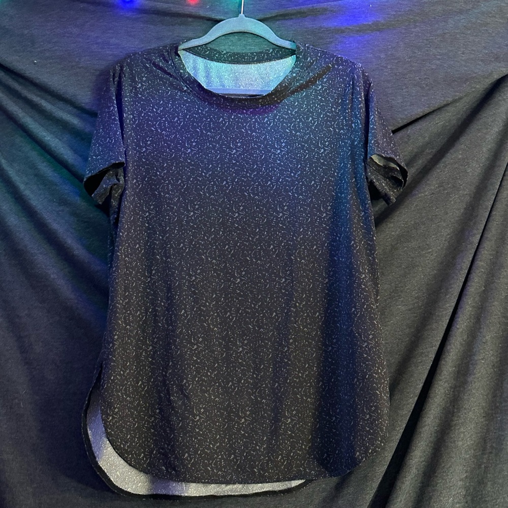 Sketchers athletic tee size Medium